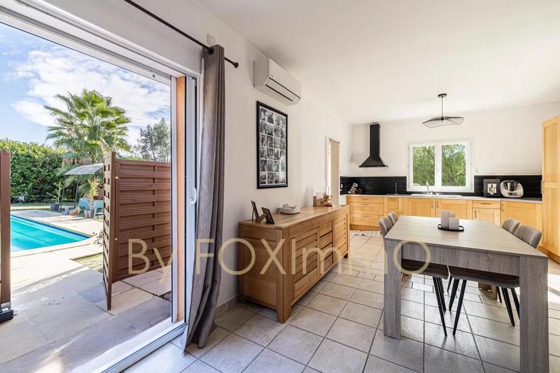 Maison - 330 m² - 9 pièces