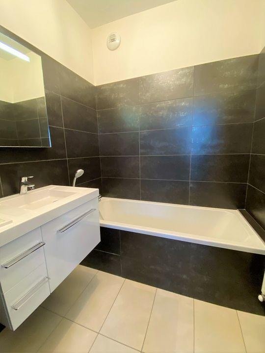 Appartement - 99 m² - 4 pièces