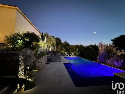 Maison - 180 m² - 6 pièces