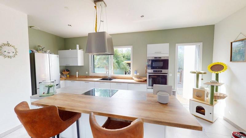 Maison - 121 m² - 5 pièces