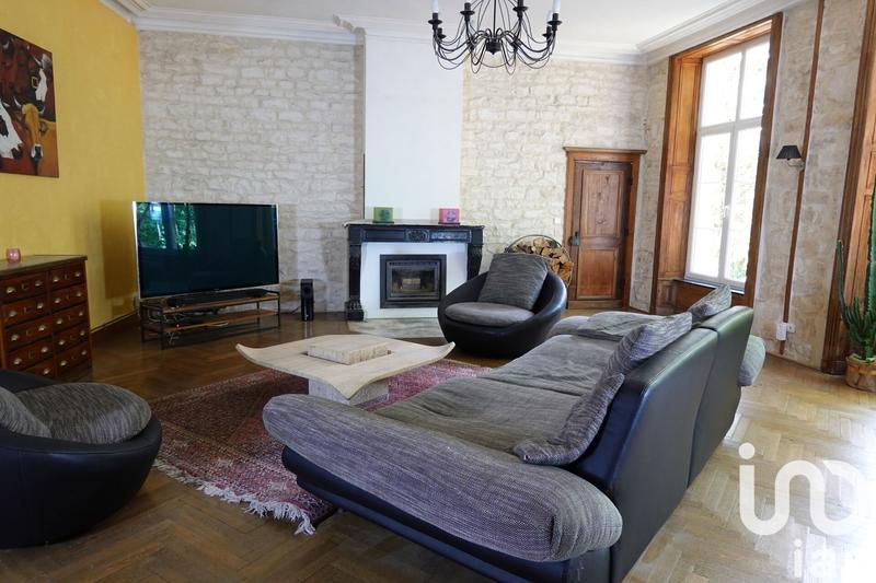 Maison - 300 m² - 6 pièces