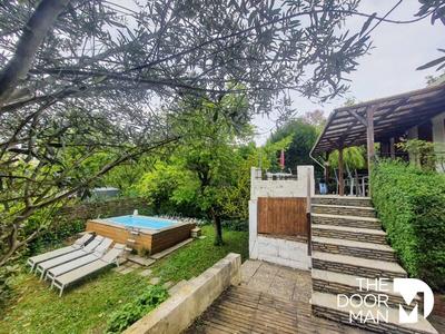 Pavillon - 136 m² - 5 pièces