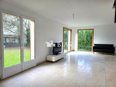 Maison traditionnelle - 131 m² - 6 pièces