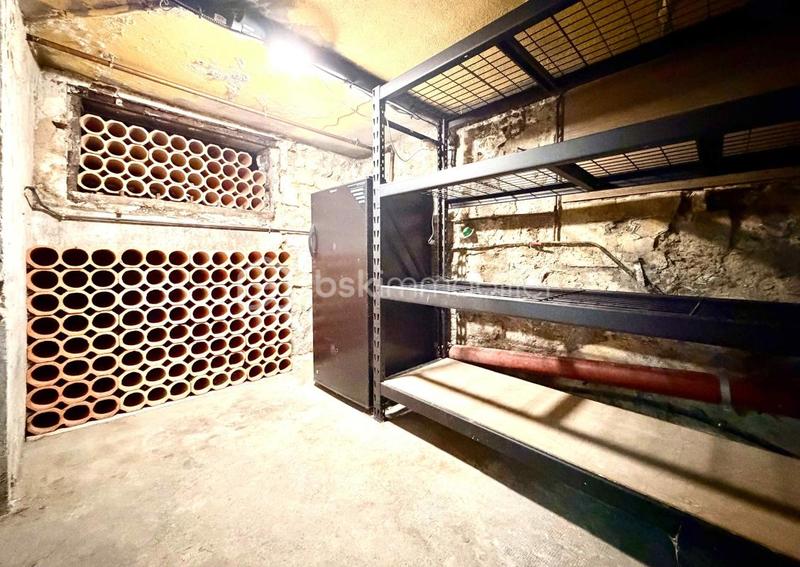 Parking / Garage - 8 m²