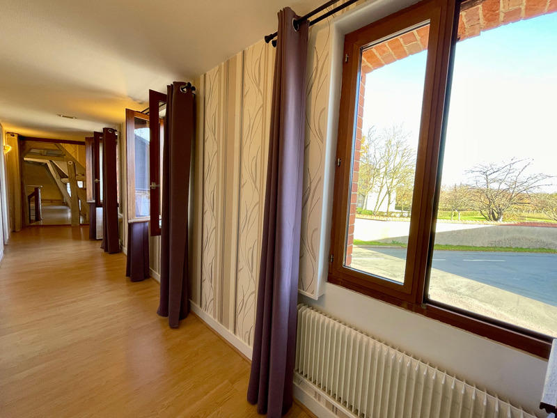 Maison - 210 m² - 7 pièces