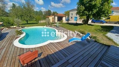 Maison - 470 m² - 10 pièces