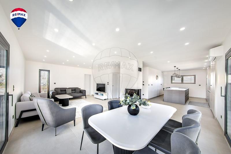 Maison - 148 m² - 5 pièces