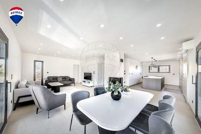 Maison - 148 m² - 5 pièces