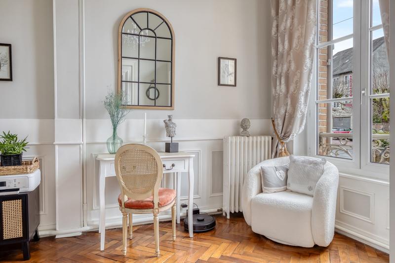 Maison - 233 m² - 12 pièces