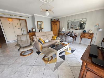 Appartement - 152 m² - 5 pièces