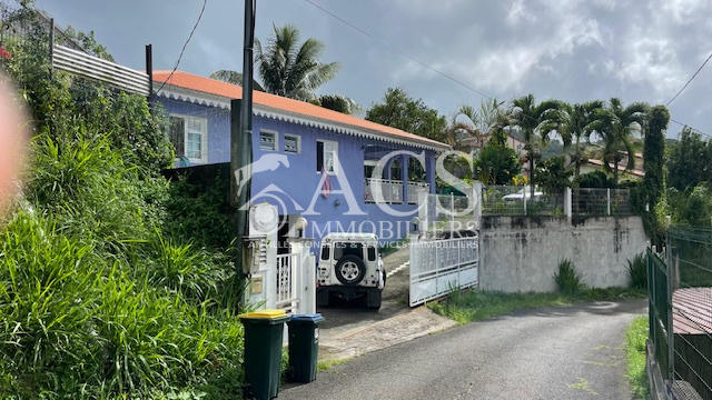 Maison - 95 m² - 4 pièces