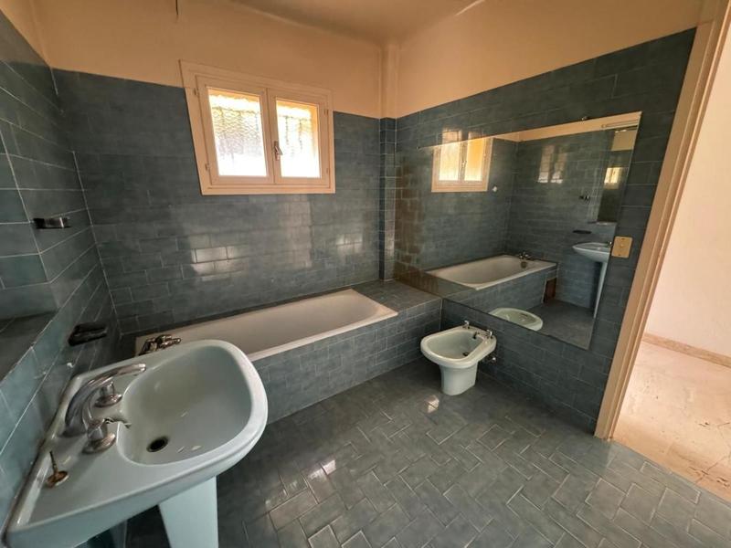 Maison - 330 m² - 8 pièces