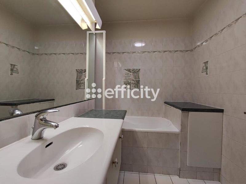 Appartement - 100 m² - 5 pièces