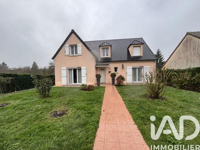 Maison - 180 m² - 8 pièces