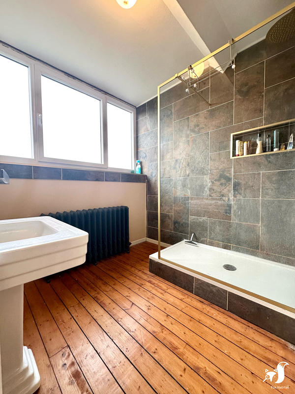 Maison - 182 m² - 7 pièces