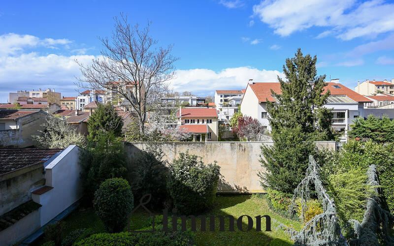 Appartement - 125 m² - 6 pièces