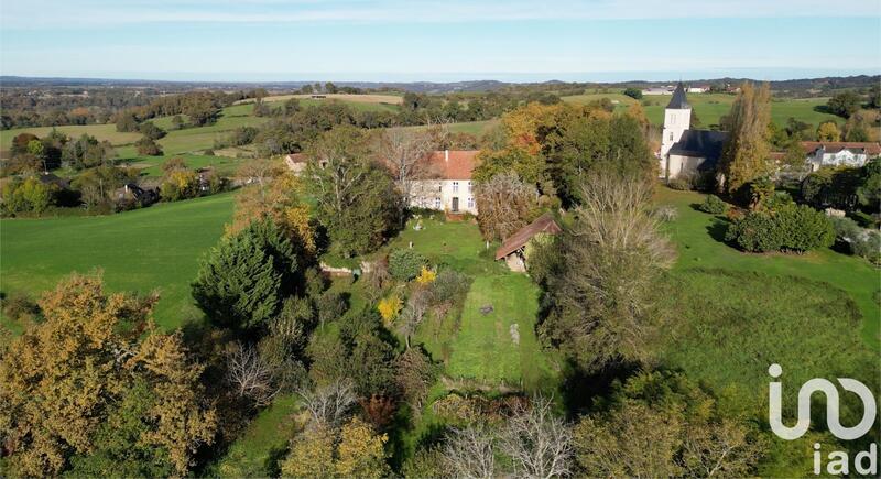 Château - 374 m² - 9 pièces
