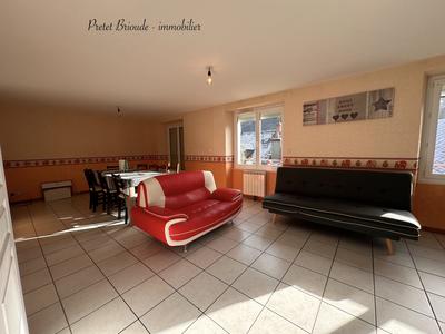 Maison - 305 m² - 15 pièces