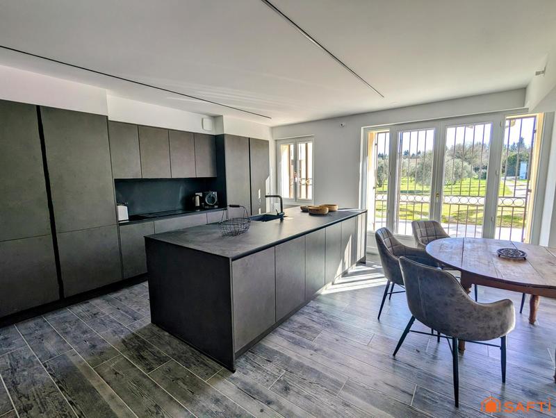 Maison - 627 m² - 21 pièces