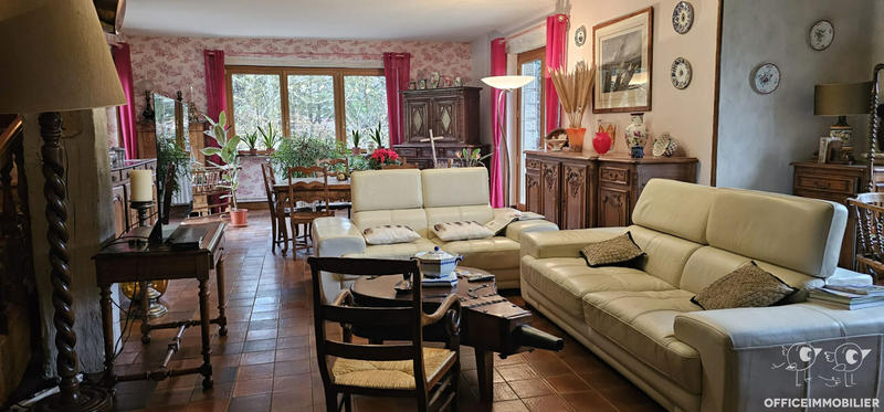 Maison - 180 m² - 8 pièces