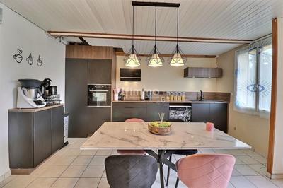 Maison - 101 m² - 5 pièces