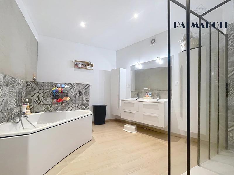 Maison de ville - 114 m² - 4 pièces