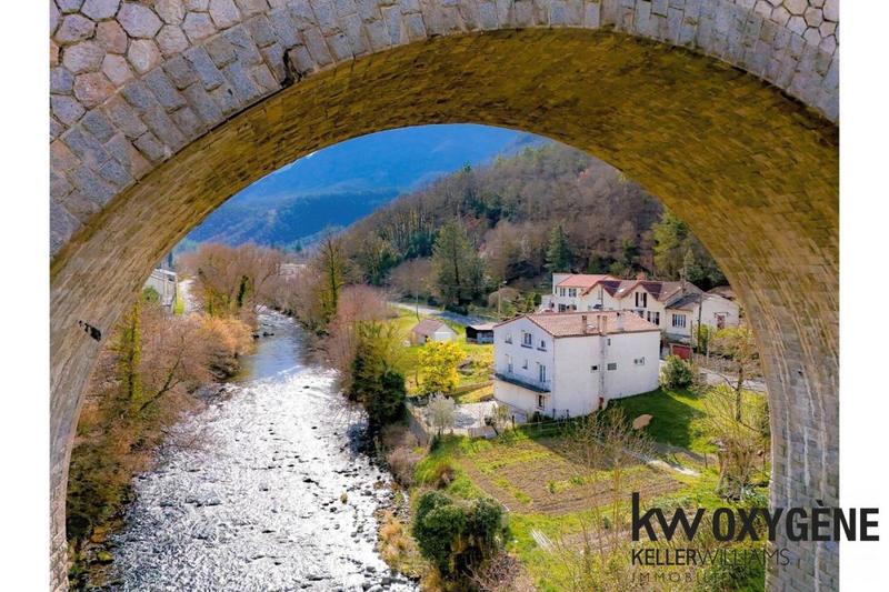 Maison - 178 m² - 10 pièces