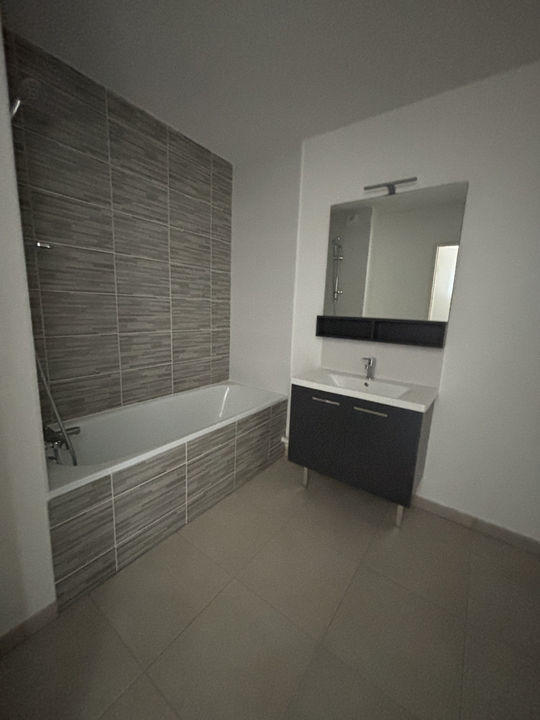 Appartement - 98 m² - 5 pièces