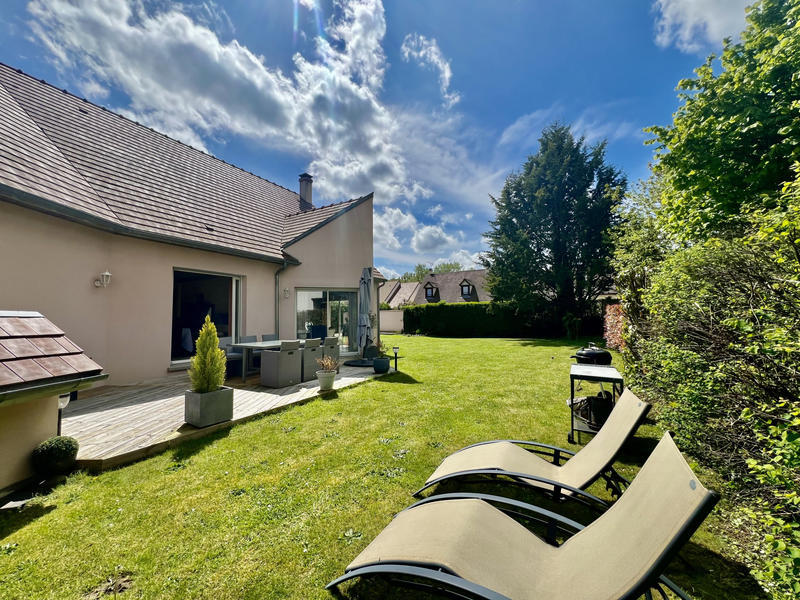 Maison - 221 m² - 8 pièces