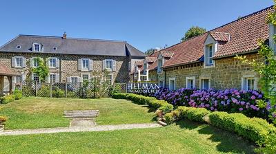 Maison - 738 m² - 10 pièces