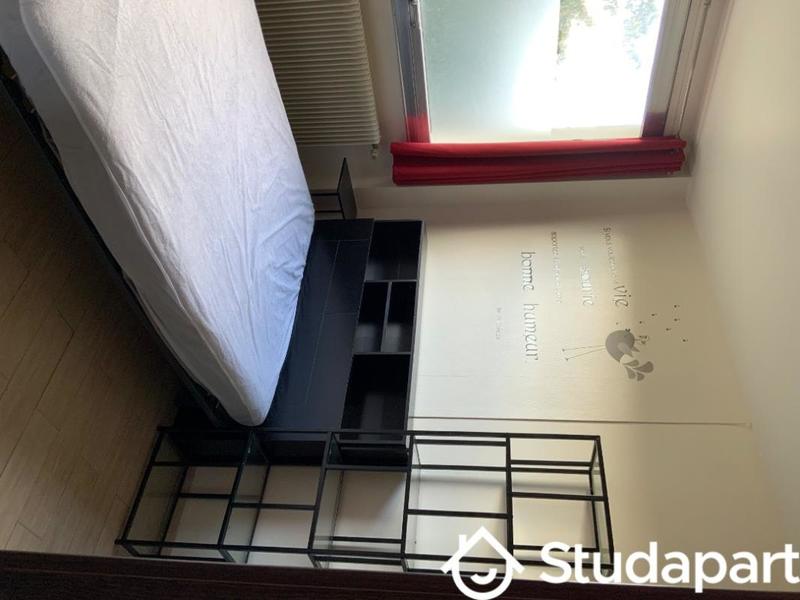 Chambre - 10 m² - 1 pièce