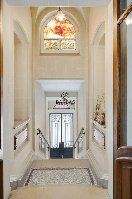 Propriété - 577 m² - 11 pièces