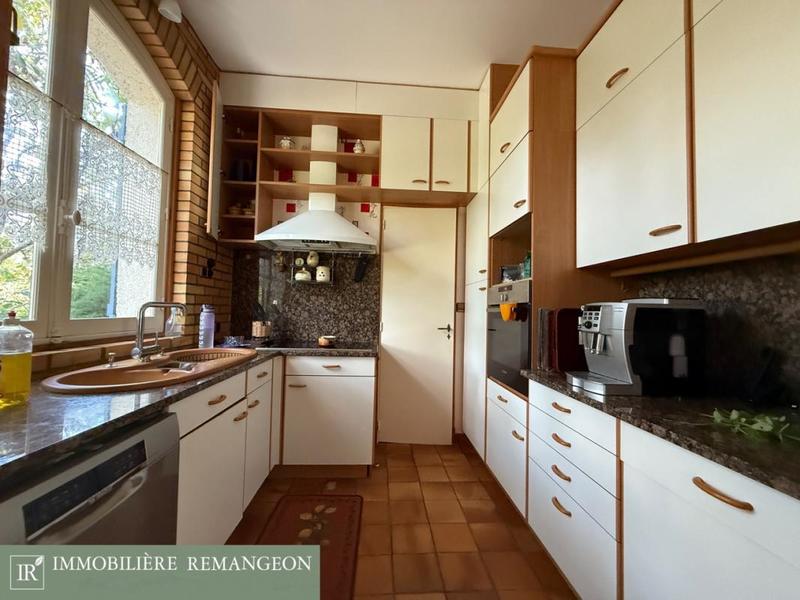 Maison - 211 m² - 8 pièces