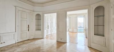 Appartement - 184 m² - 6 pièces