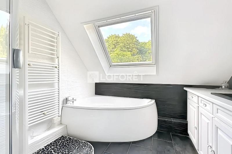 Demeure - 106 m² - 6 pièces