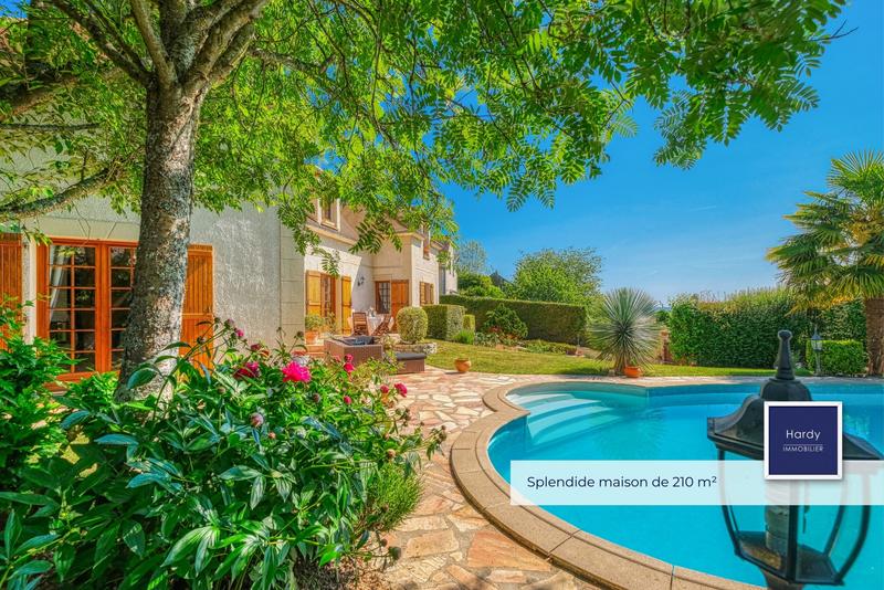 Maison - 210 m² - 9 pièces