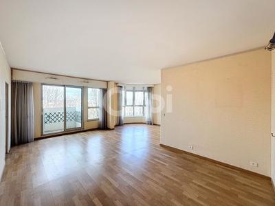 Appartement - 99 m² - 5 pièces