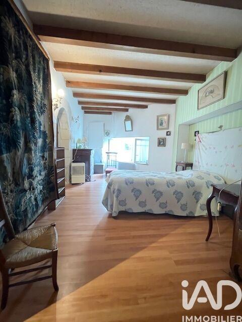 Maison - 210 m² - 7 pièces