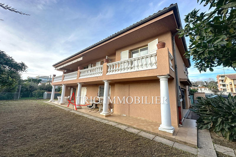 Villa - 200 m² - 5 pièces