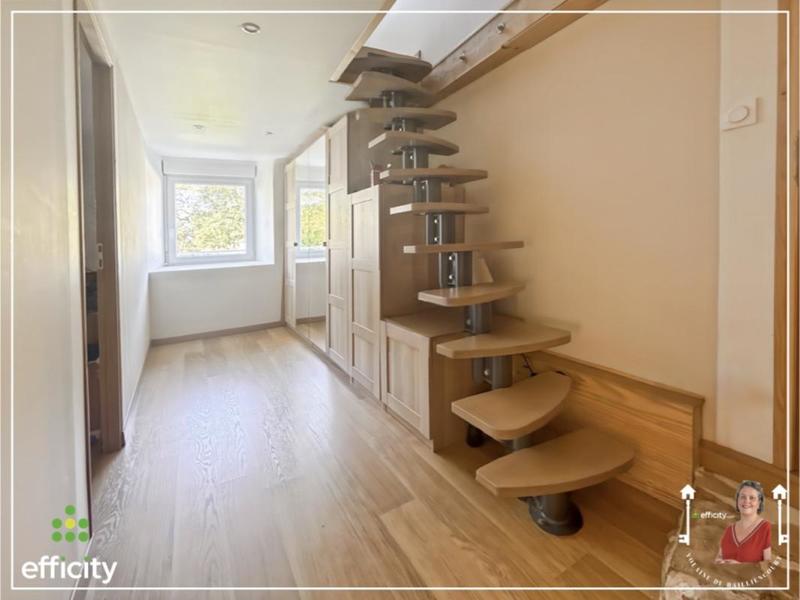 Maison - 180 m² - 7 pièces