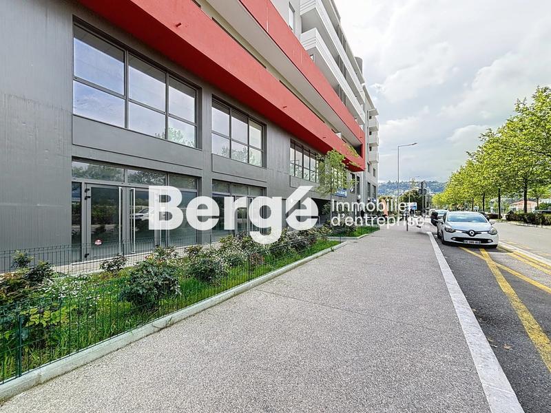 Local commercial - 325 m²