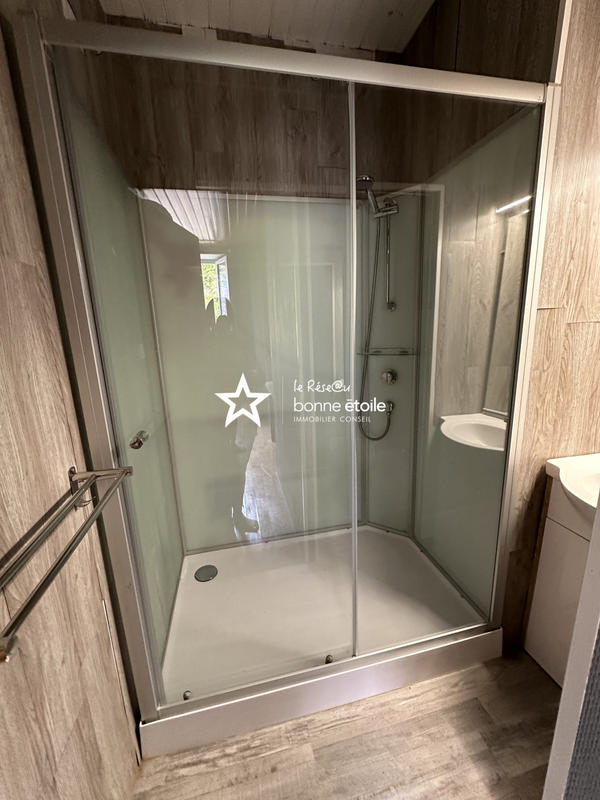 Maison - 230 m² - 10 pièces