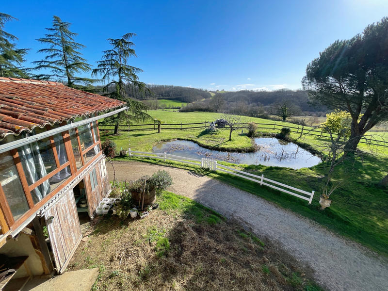 Maison - 235 m² - 9 pièces