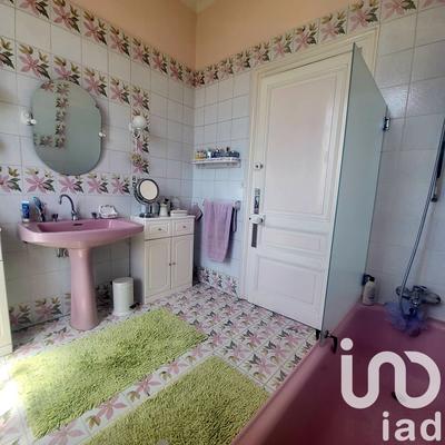 Maison - 265 m² - 9 pièces