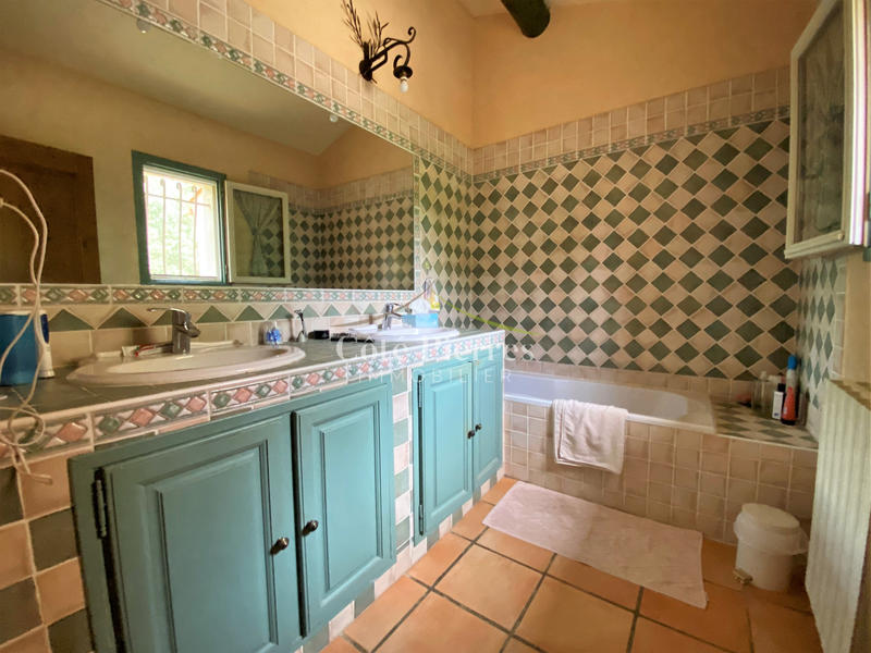 Villa - 205 m² - 8 pièces