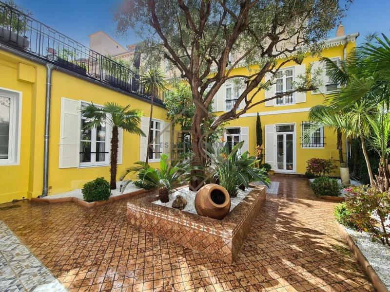 Maison de ville - 131 m² - 4 pièces