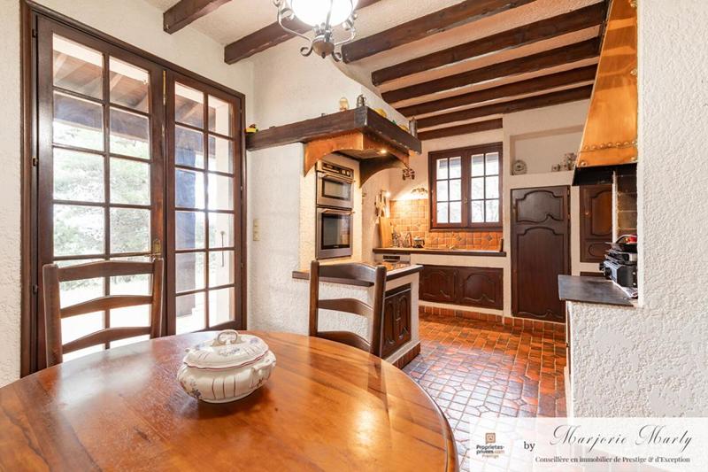 Maison - 223 m² - 6 pièces