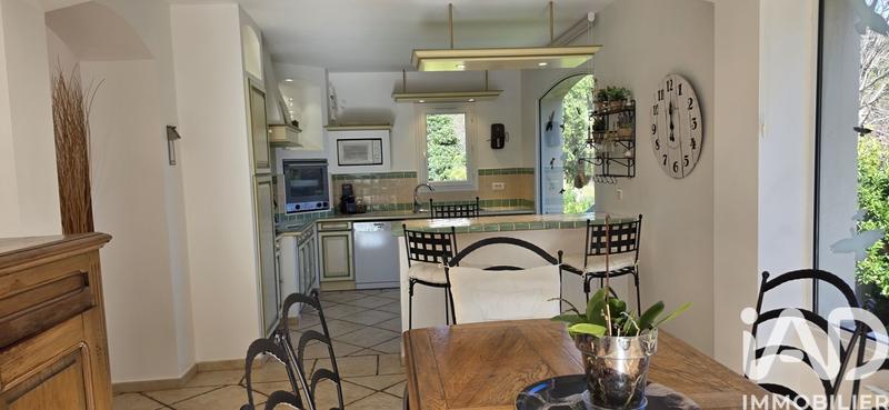 Maison - 167 m² - 8 pièces