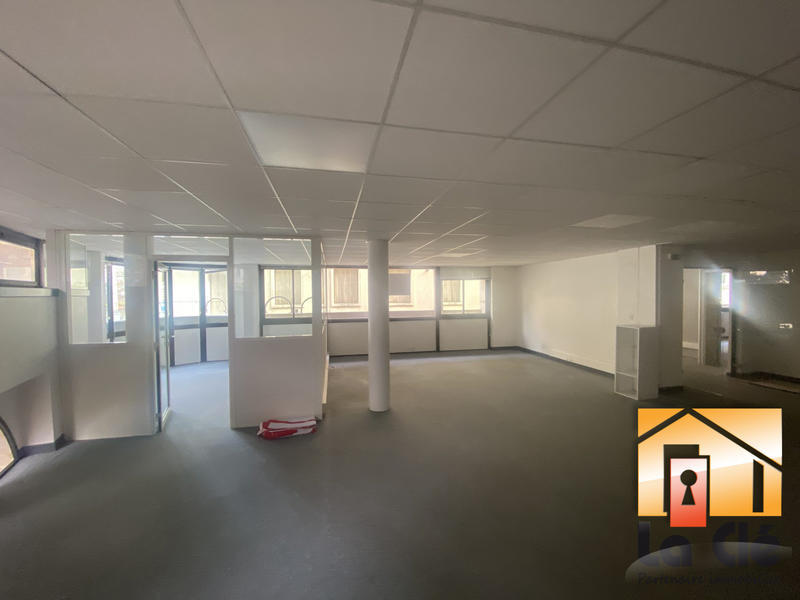 Local d'activités - 155 m²