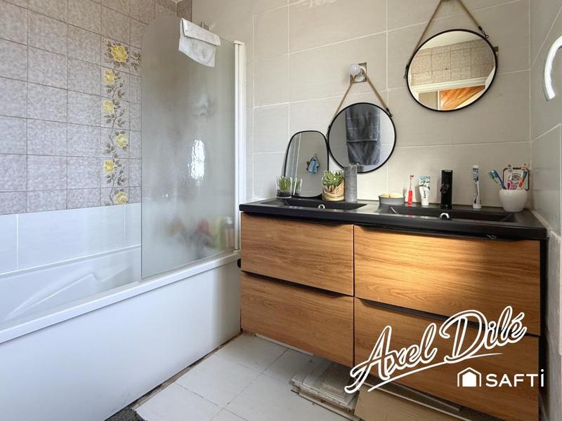 Maison - 90 m² - 5 pièces